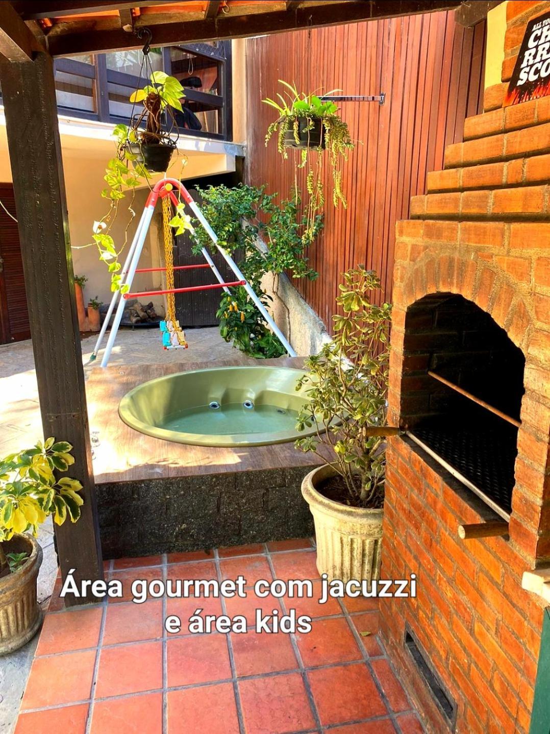 Aconchego De Itaipava - Casa De 3 Quartos, Equipada, Area Kids, Jacuzzi, Pet Friendly, Churrasqueira, Em Meio A Natureza E Proximo Ao Centro Do Bairro Петрополис Экстерьер фото
