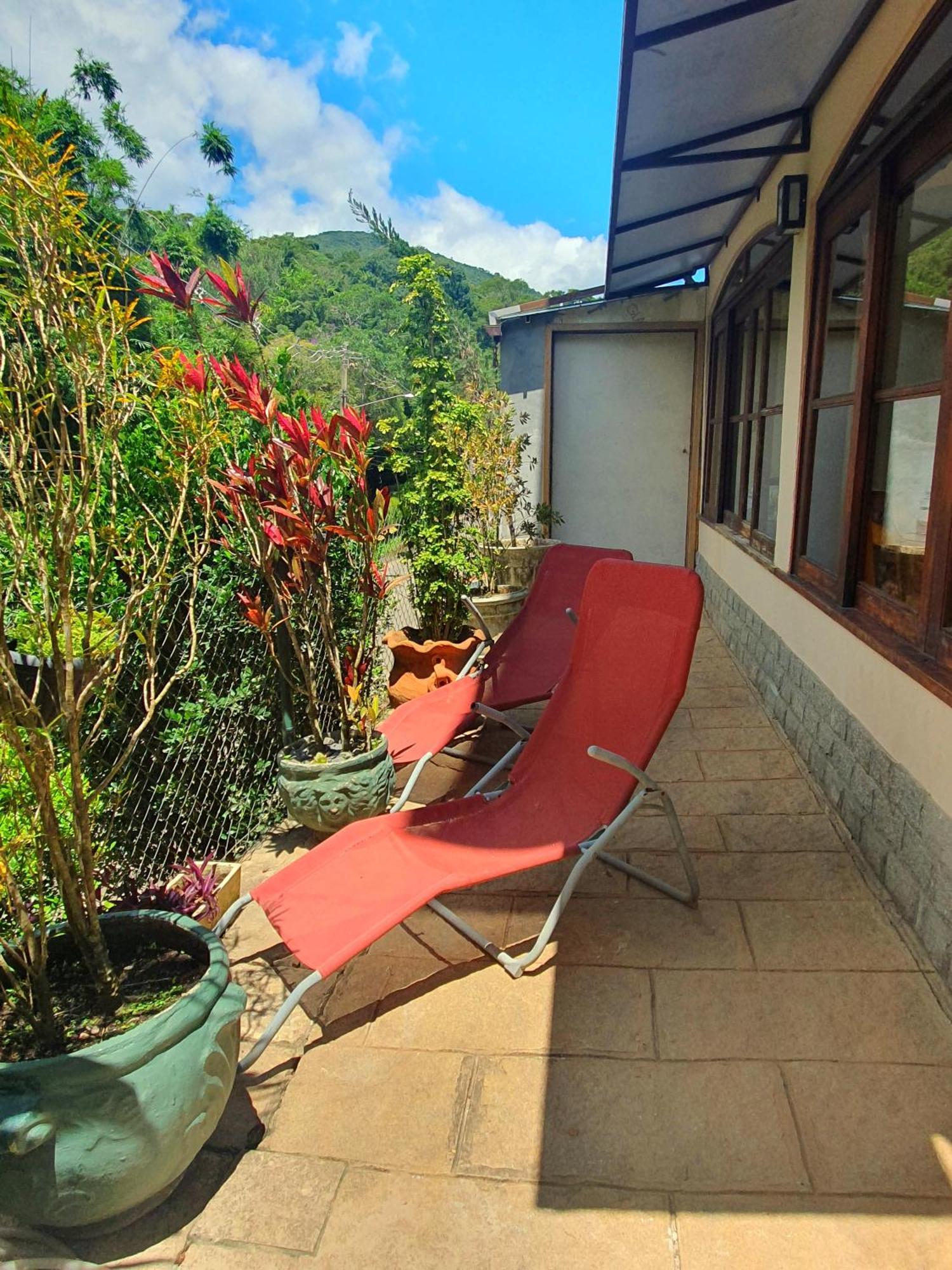 Aconchego De Itaipava - Casa De 3 Quartos, Equipada, Area Kids, Jacuzzi, Pet Friendly, Churrasqueira, Em Meio A Natureza E Proximo Ao Centro Do Bairro Петрополис Экстерьер фото